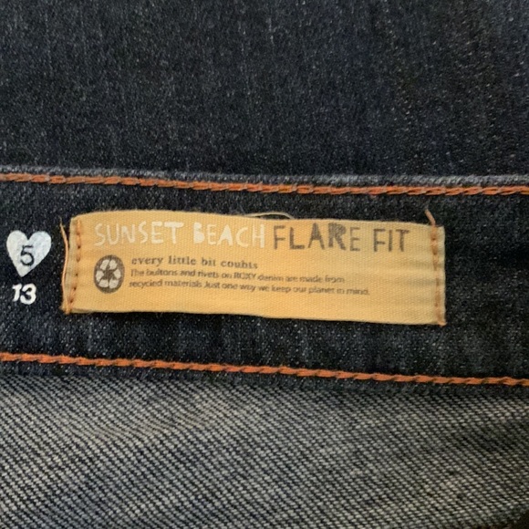Roxy Jeans - Picture 5 of 9